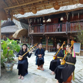 Nhà Lá Homestay